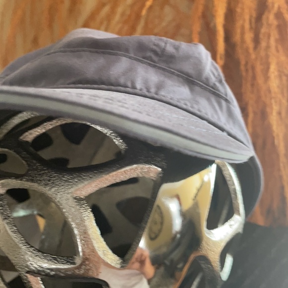 Lululemon hat - Picture 6 of 7